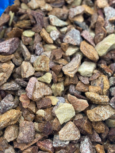 Златолит персиковый декоративная каменная крошка купить в Владикавказе