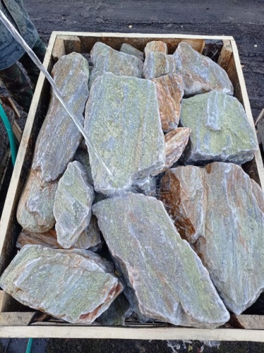 Златолит жёлтый, жёлто-зелёный глыбки и валуны для ланшафтного дизайна купить в Владикавказе