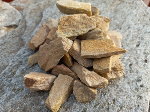 Златолит жёлтый декоративная каменная крошка купить в Владикавказе