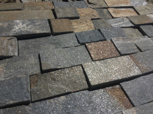 Плитка пилёная златолит Уральский для цоколя, отмостки купить в Владикавказе