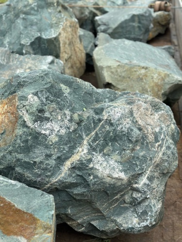 Камни для ландшафтного дизайна зелёные 10-60 килограмм купить в Владикавказе