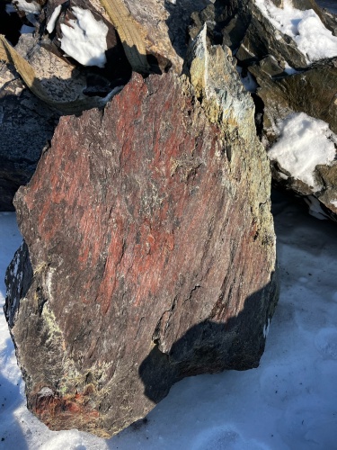 Ландшафтные глыбы красно-фиолетовые 200-1000 килограмм купить в Владикавказе