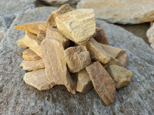 Златолит жёлтый декоративная каменная крошка купить в Владикавказе