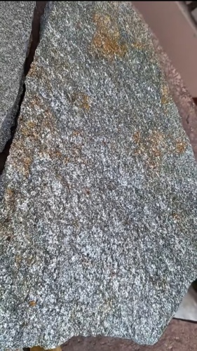 Плитняк златолит серебристый для цоколя, отмостки купить в Владикавказе