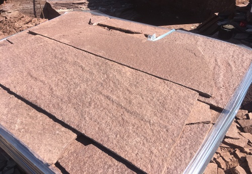 Плитняк лемезит бордовый для облицовки цоколя 20-25 мм  купить в Владикавказе