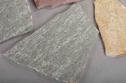 Плитняк златолит Уральский для цоколя, отмостки купить в Владикавказе