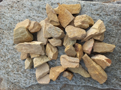 Златолит жёлтый декоративная каменная крошка купить в Владикавказе