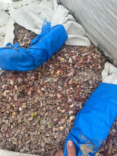 купить розовый щебень